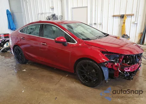 2018 Chevrolet Cruze Premier z USA, uszkodzony, nr VIN 1G1BF5SM5J7138347